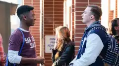 Крик (сериал) 3 сезон 1 серия